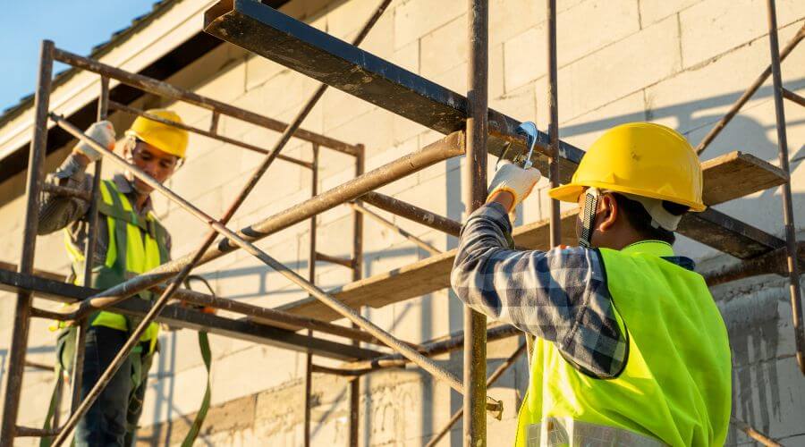 Expert Emergency Roof Repairs services in La Vista, NE